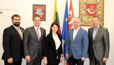 Susitikimas su Žemės ūkio ir komercijos atašė Vašingtone bei Seimo nariu