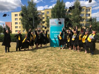 Diplomai įteikti 25 Kauno kolegijos Tauragės skyriaus absolventams
