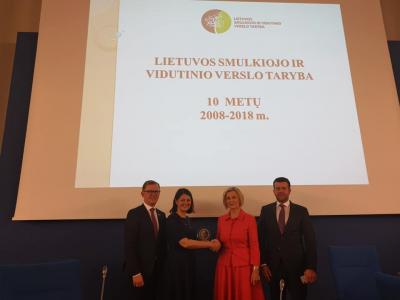  Lietuvos smulkiojo ir vidutinio verslo tarybos 10-mečiui paminėti surnengta konferencij