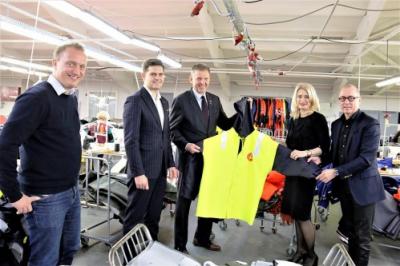 60-ies metų  Jubiliejaus proga pasveikinta UAB „Elka Rainwear“ 