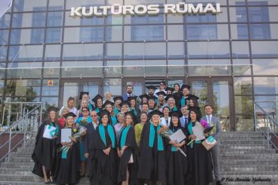 Aukštojo mokslo diplomai įteikti Kauno kolegijos Tauragės skyriaus absolventams