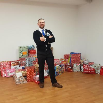 Šv. Kalėdas vaikučiams atvežė Jungtinės Karalystės lietuvių bendruomenė