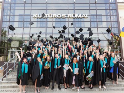 Diplomų įteikimo šventėje pasveikinti Kauno kolegijos Tauragės skyriaus absolventai
